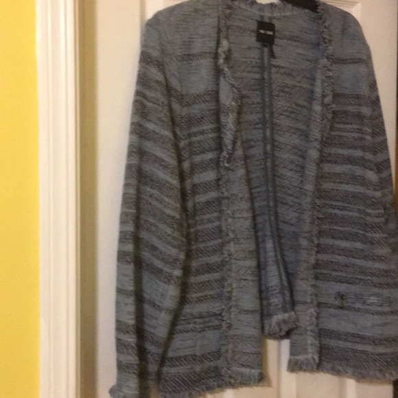 Sweater - Picture 1 of 4